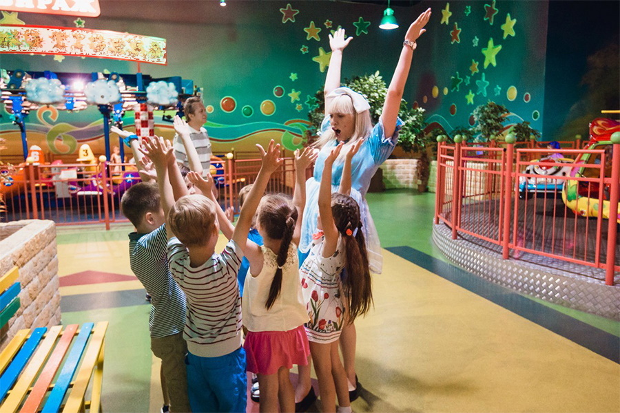 Квест в реальности Зазеркалье от компании Град Квест в реальности Зазеркалье от компании Град