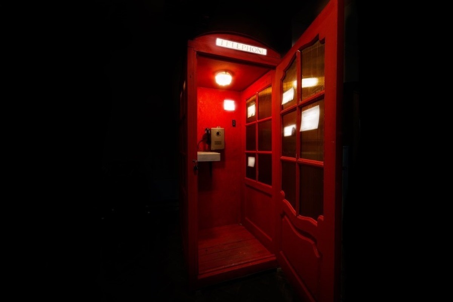 Квест в реальности Телефонная будка от компании Quest Brothers Квест в реальности Телефонная будка от компании Quest Brothers